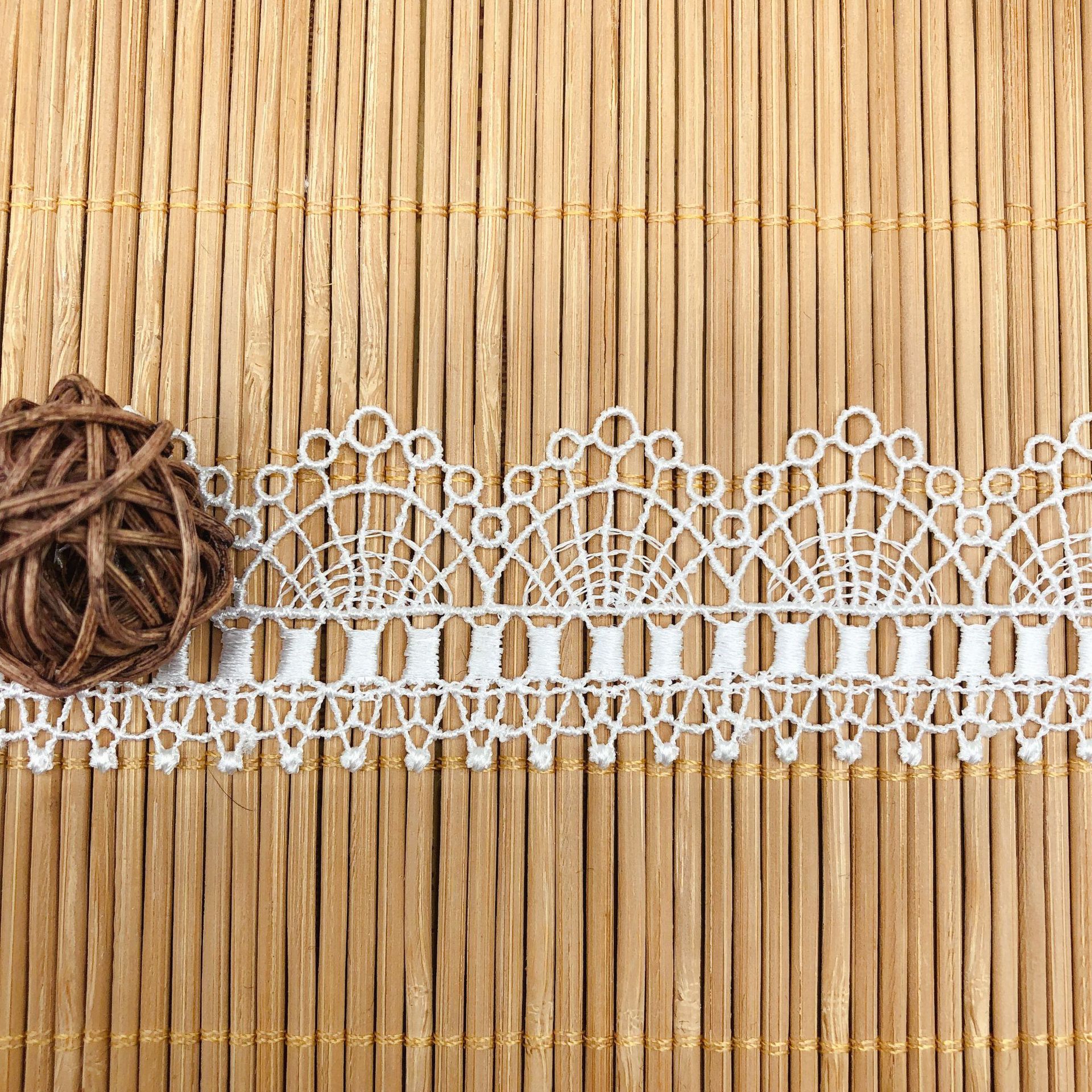 Hollow Embroidery Clavicle Cha - Lace Ribbon Trim reseña y precio
