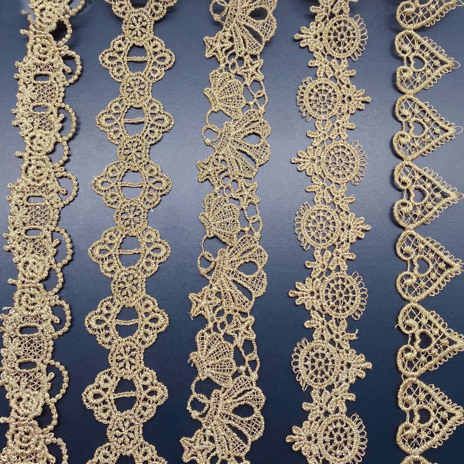 2yards Golden Embroidered Love - Lace Ribbon Trim reseña y precio