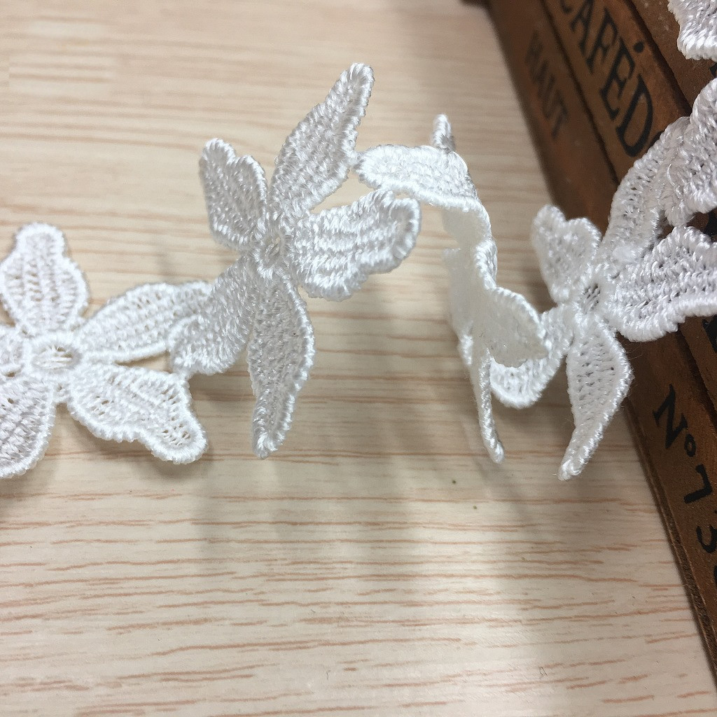 Embroidered Five-leaf Flower O - Lace Ribbon Trim reseña y precio