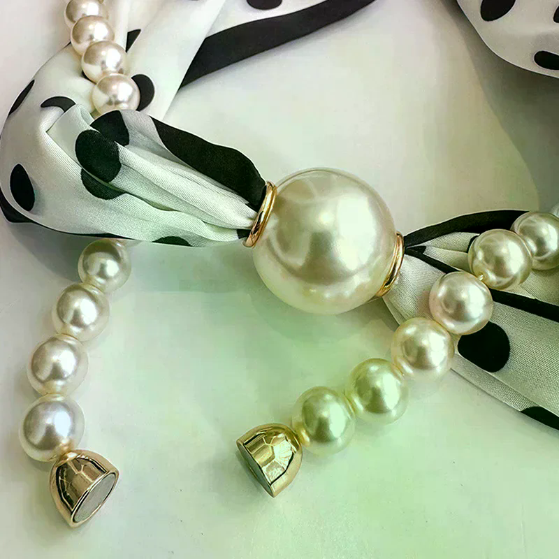 Magnetic Narrow Elegant Satins - Pearl Trim Chain reseña y precio