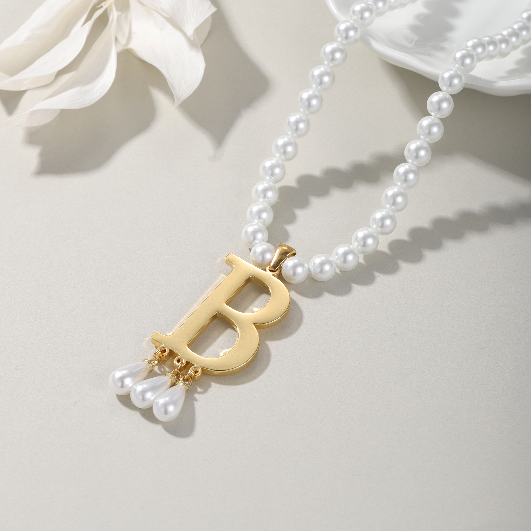 Customized Initial Pendant Lux - Pearl Trim Chain reseña y precio
