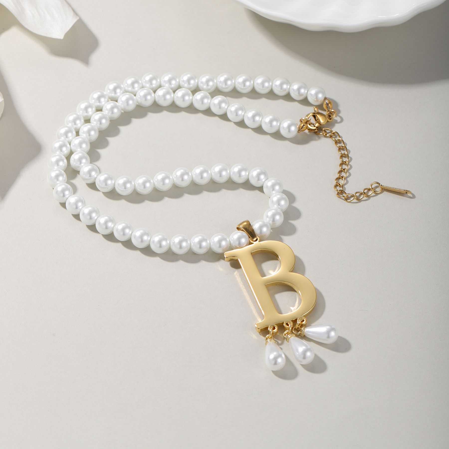 Customized Initial Pendant Lux - Pearl Trim Chain reseña y precio