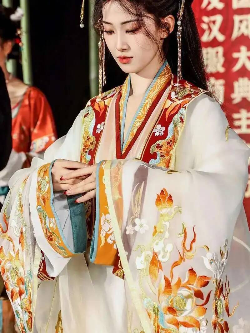 Ming Dynasty Hanfu Embroidery  - Embroidery Craft reseña y precio